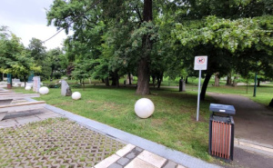 Sarajevo: Postavljene table o zabrani uvođenja kućnih ljubimaca u Veliki park