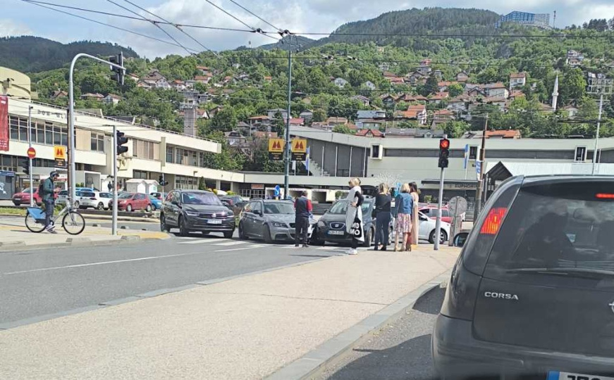 Saobraćajna nesreća na Skenderiji: Velike gužve u centru Sarajeva
