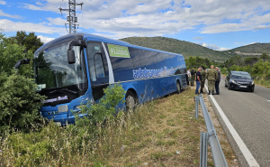 Autobus pun vojnika sletio s ceste u Hravtskoj: Nesreću izazvao drogirani vozač taksija