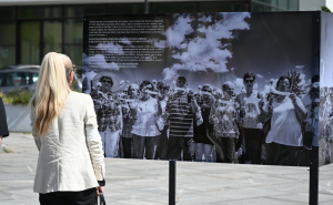 Velija Hasanbegović i 'Svjedoci vremena': U Sarajevu otvorena izložba povodom Dana bijelih traka