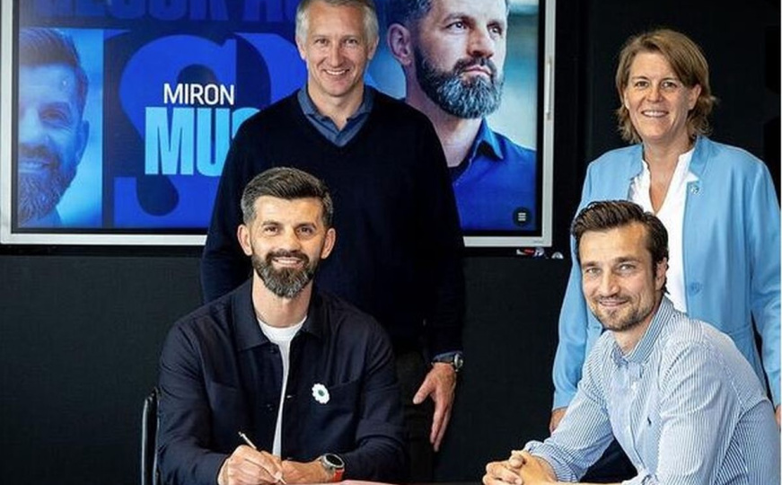Svaka čast: Miron Muslić zvanično preuzeo Schalke 04, nosio cvijet Srebrenice na reveru