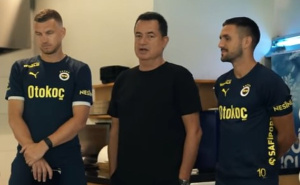 Džekin izraz lica dosta govori: Ovo je trenutak kada je rečeno da on i Tadić napuštaju Fenerbahce