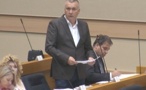 Ko je čovjek koji je izabran za potpredsjednika Narodne skupštine RS i šta žrtve misle o tome?