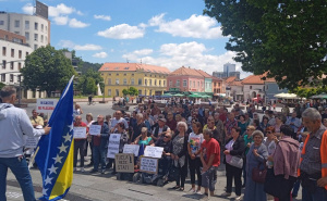 Penzioneri iz Tuzle izašli na ulice: "Ne tražimo luksuz, tražimo dostojanstvo"