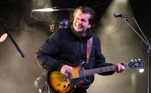 Bezvremenska melodija i Bajagin jedinstven glas: Uživajte uz hit "Sa druge strane jastuka"