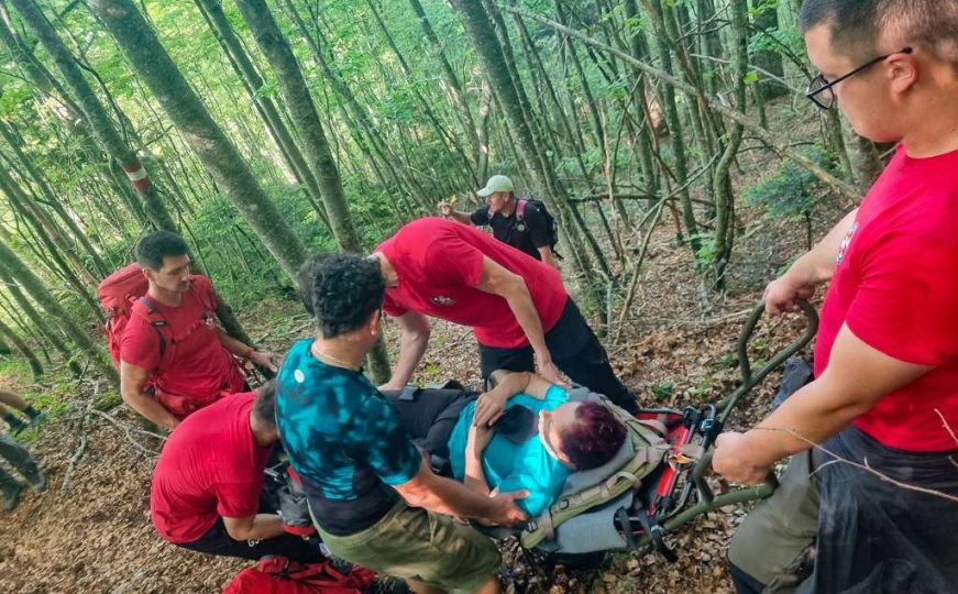 Uspješna intervencija GSS u BiH: Spasili povrijeđenu planinarku sa Troglava