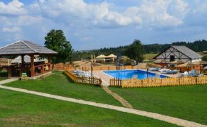 Tragedija u BiH: Preminuo dječak na kojeg je pao gol u Ajdinovićima