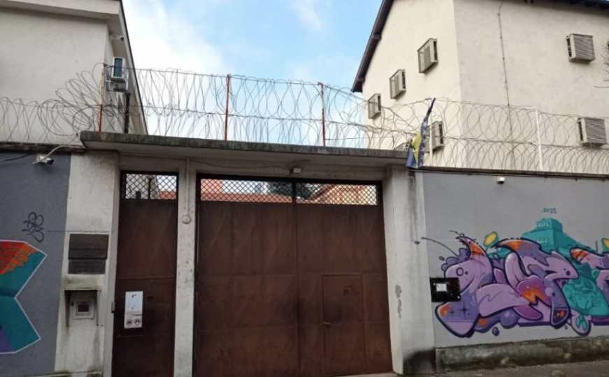 Neviđeni pokušaj krijumčarenja u KPZ Mostar: Dronom pokušali dostaviti drogu unutar zatvora