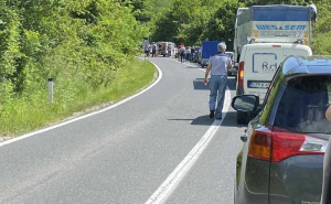 Vozači, oprez: Saobraćajna nesreća kod Sarajeva, dvije osobe prevezene na KCUS