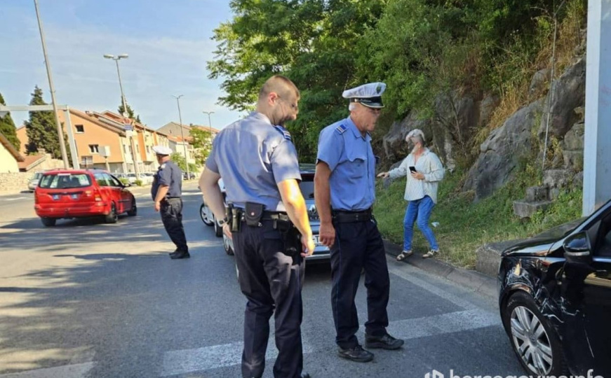 Jedna osoba povrijeđena u nesreći u Mostaru: Pokušavao izbjeći sudar pa sletio s ceste
