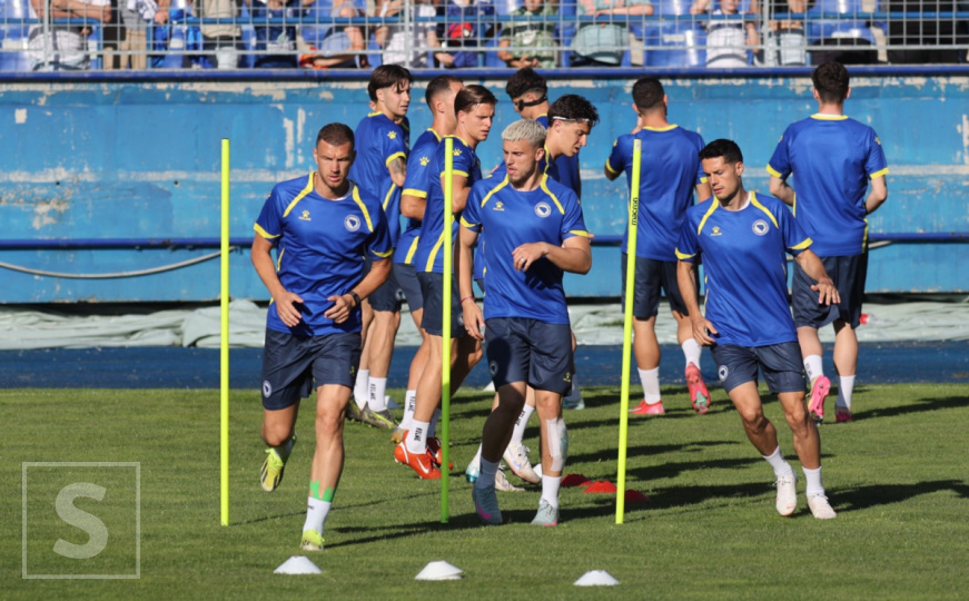 Zmajevi trenirali pred navijačima na Grbavici: Džeku dočekala posebna poruka