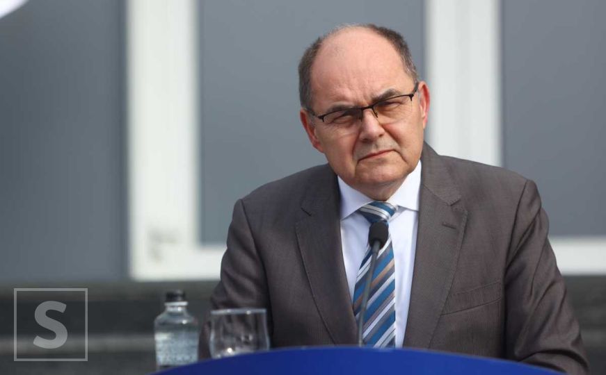 Christian Schmidt danas će se obratiti javnosti