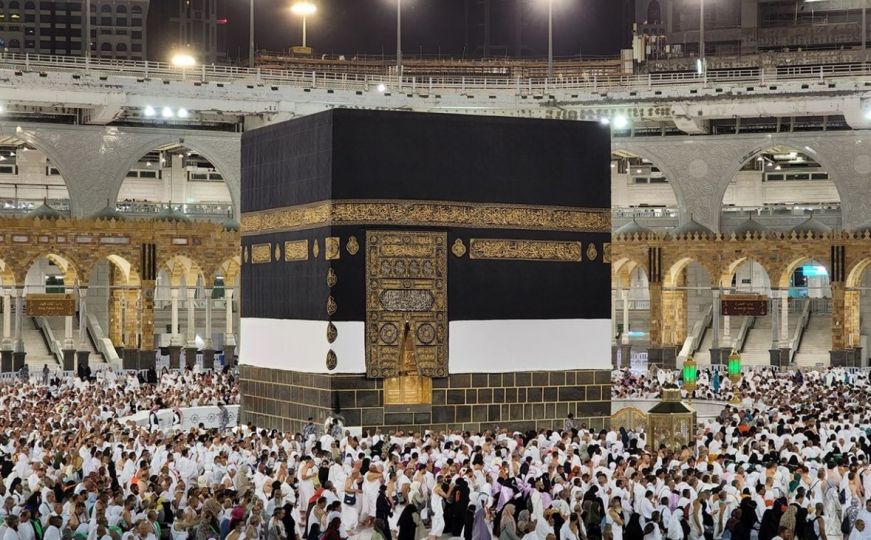 Impozantna brojka: Blizu dva miliona muslimanskih hodočasnika počeli s obredima hadža u Mekki