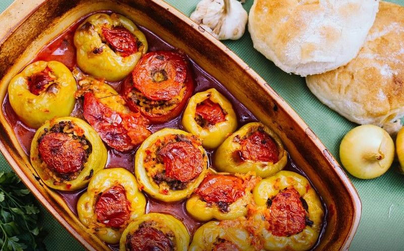 Začinite bajramsku trpezu punjenim paprikama na tradicionalni način: Ovo je tajna njihove slasti
