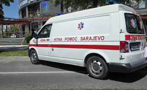 Teška nesreća kod Vogošće: Sudarili se minibus i kombi, oba vozača povrijeđena