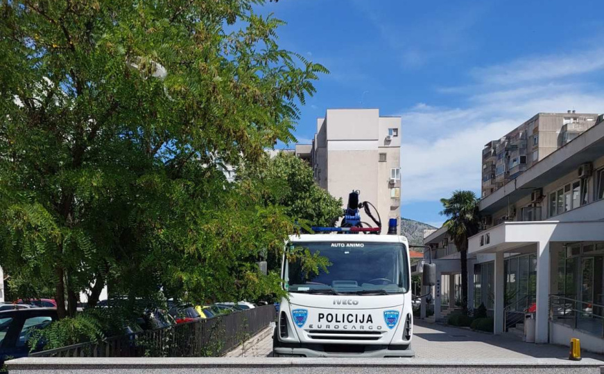 Šta se jutros dogodilo u centru Mostara: Na ulici pronađena povrijeđena osoba bez odjeće