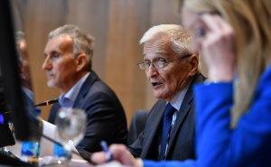 Burno na početku sjednice Doma naroda: Nikola Špirić se izvinio Džaferoviću i Bošnjacima