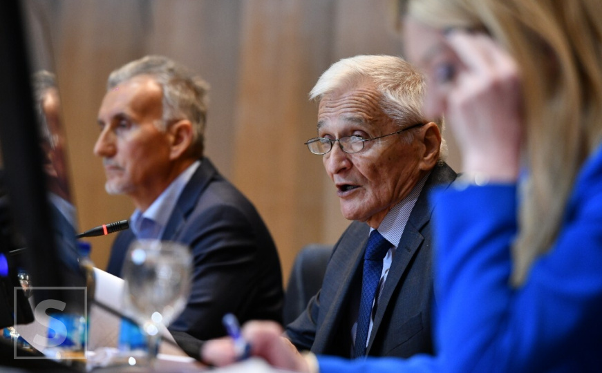 Burno na početku sjednice Doma naroda: Nikola Špirić se izvinio Džaferoviću i Bošnjacima