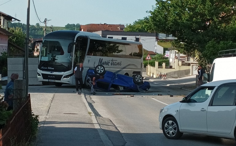 Tragedija u BiH: Poznat identitet pješakinje koja je danas poginula u nesreći u Velikoj Kladuši