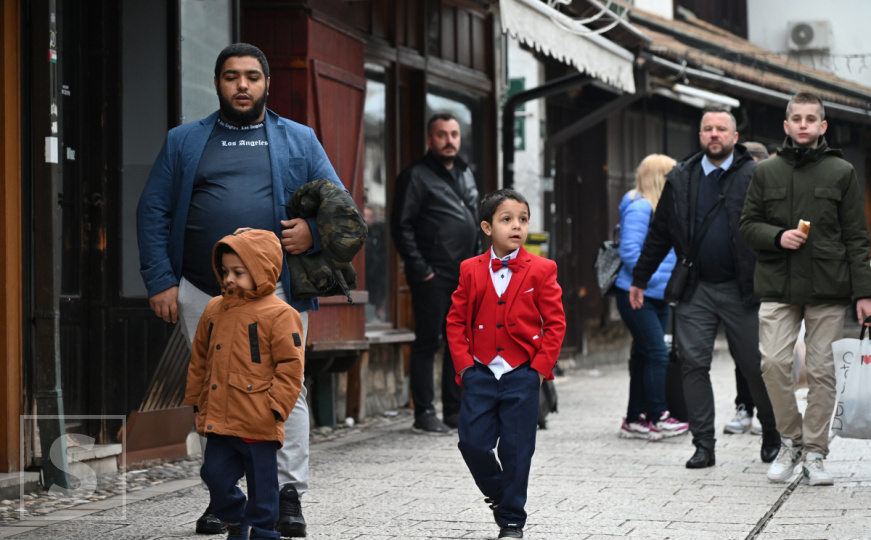 Bajram je: "Nek mirišu avlije, nek se svako raduje..."