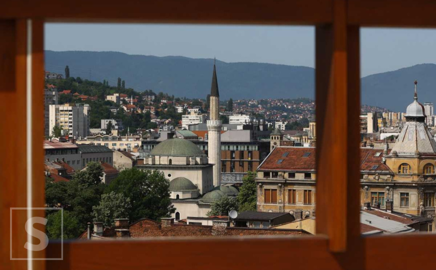 Ulice šute, srca govore: Pogled na bajramsko Sarajevo u junu