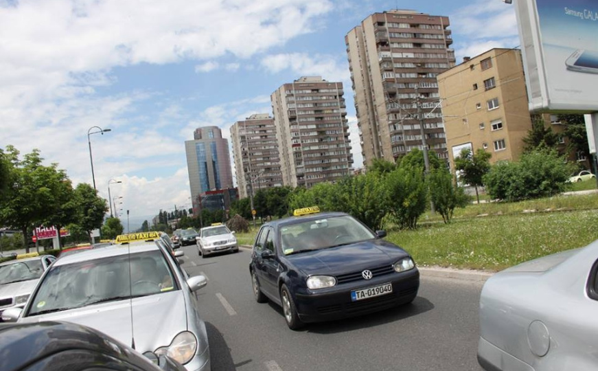 Ambasadorica Češke u BiH oduševljena dobrotom taksista u BiH: "Ovakvi se ljudi rađaju samo u BiH!"