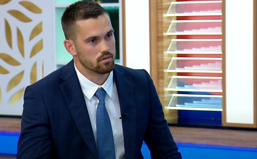 Miloš Stanišić poručuje: 'BiH prijeti finansijski udar, SNSD se pravi luda i zataškava dugove'