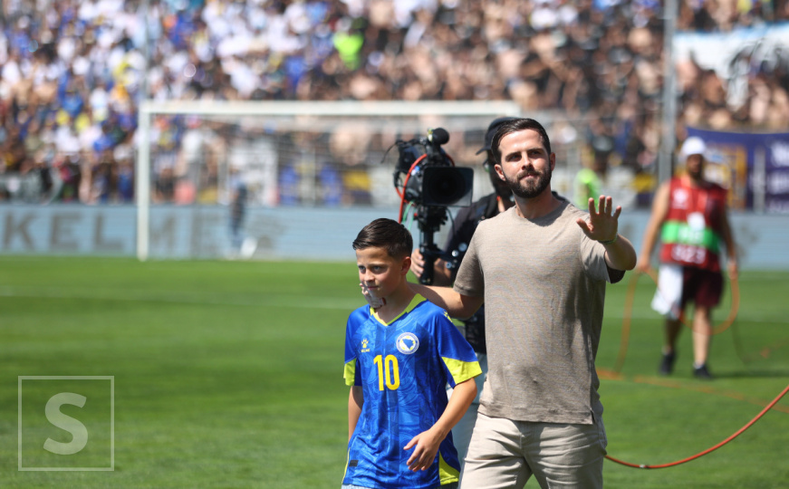 Miralem Pjanić se oprostio od reprezentacije: Bilino Polje posljednji put pozdravilo Malog Princa