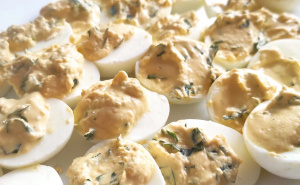 Jednostavni doručak koji će oduševiti cijelu porodicu: Punjena jaja gotova za 10 minuta