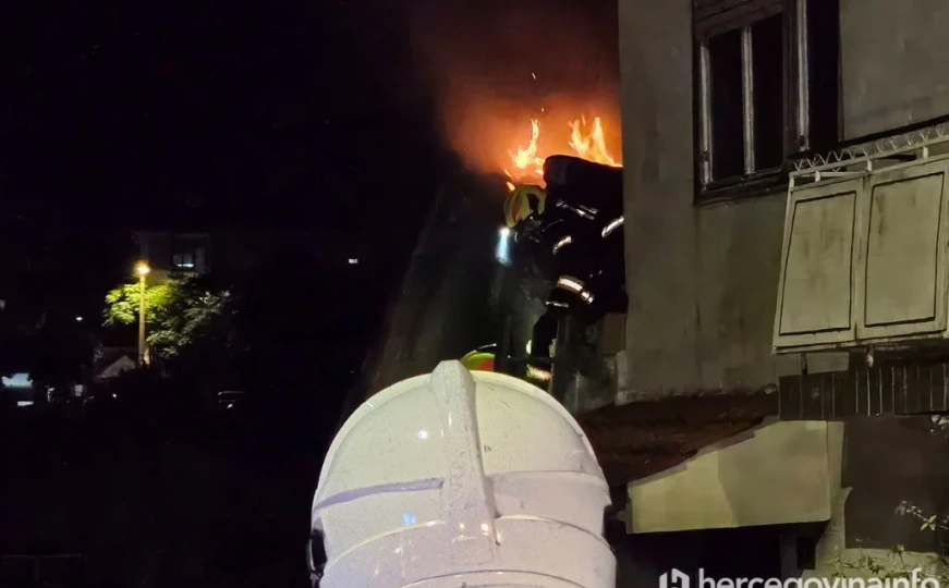 Vatrogasci izašli na teren: Izgorjela porodična kuća u Mostaru