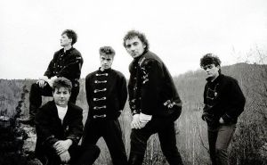 Bolero i "Ponesi me u zemlju galebova, povedi me u jedan novi dan..."