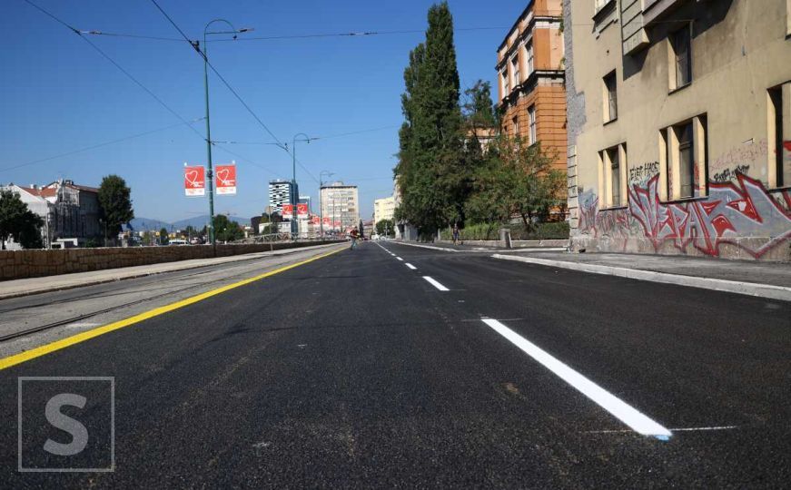 Dvostruko isprekidana linija na cesti: Šta stvarno znači i zašto morate biti oprezni