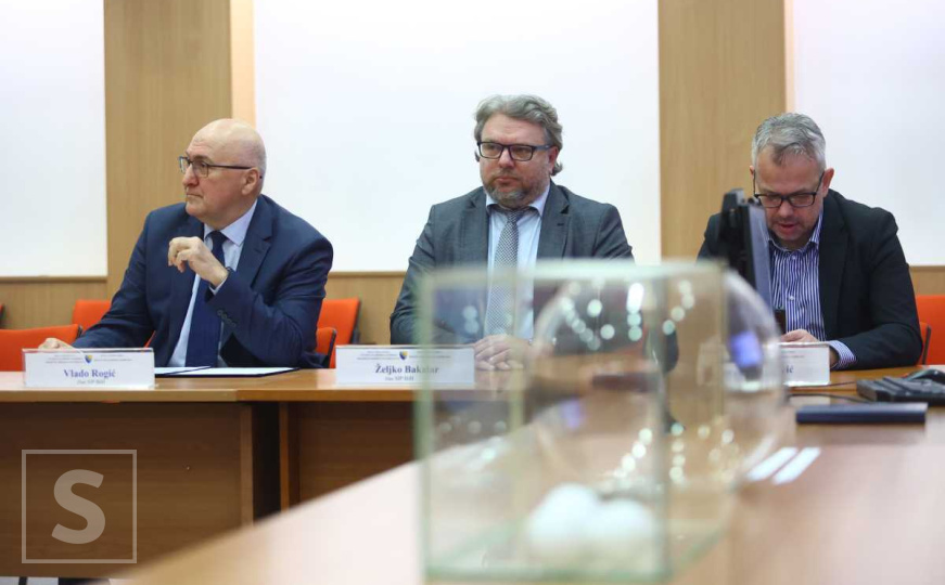 CIK BiH: Privremeni prekid prijenosa sjednica usljed tehničkog kvara