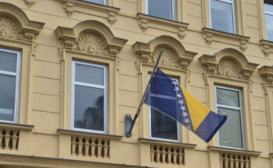 Ambasada BiH u Austriji spustila zastavu na pola koplja zbog tragedije u Grazu