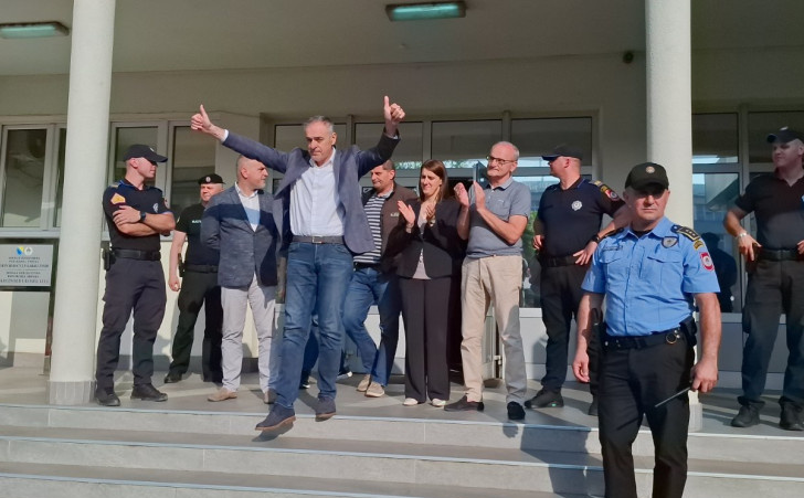 Pogledajte kako su pristalice dočekale Milana Miličevića pred Sudom