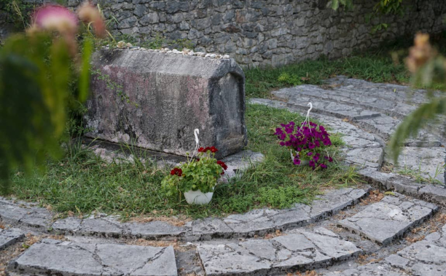 Znaju li rabini da bošnjačke porodice stoljećima brinu o grobu rabina Moše Danona u Stocu?
