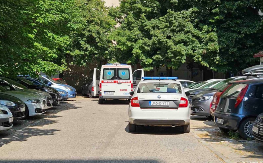 Tragedija u BiH: Žena preminula nakon pada sa balkona