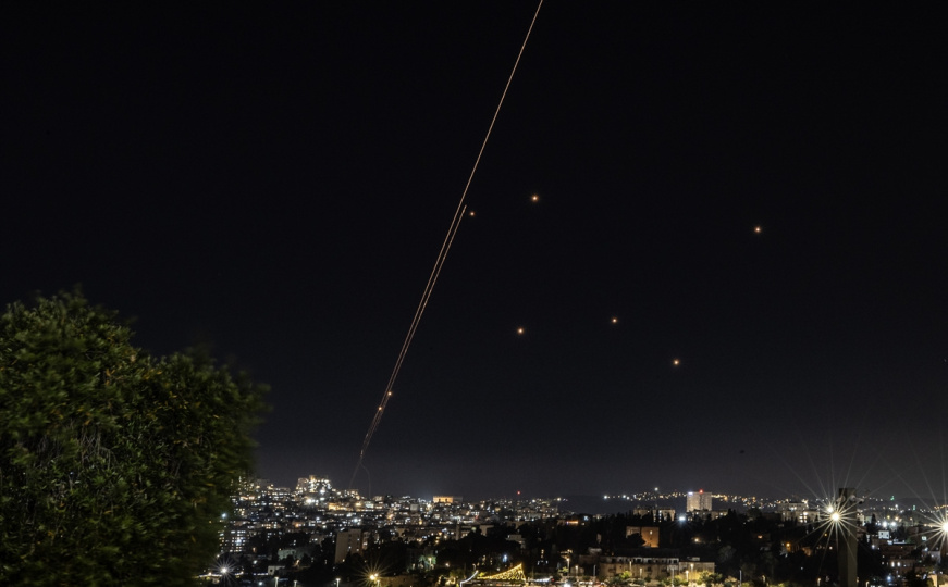 Dim i požari u Tel Avivu: Prve fotografije i videosnimci poslije iranskog napada