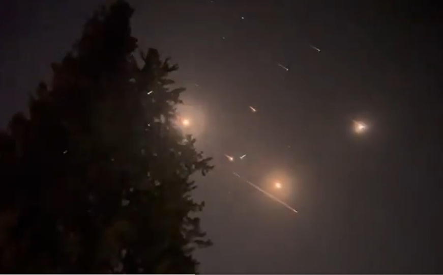 Eskalacija sukoba na Bliskom istoku: Iran lansirao rakete prema Izraelu, odjekuju sirene za uzbunu