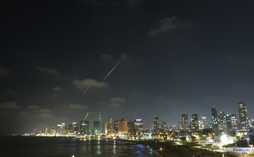 Izraelska vojska: Iran je ponovo lansirao projektile; čuju se sirene u Jeruzalemu i Tel Avivu