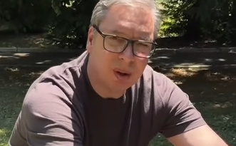 Vučić objavio novi hit video: "Ja sad kao nešto radim, glumim, da budem za nijansu manje debeo"
