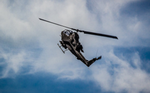 Haos u Grčkoj: Helikopter se srušio u more prepuno kupača, objavljena snimka