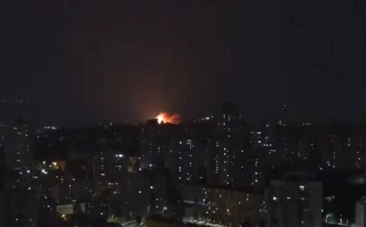 Iran i večeras lansirao projektile prema Izraelu: Pogođena Haifa, ima ranjenih