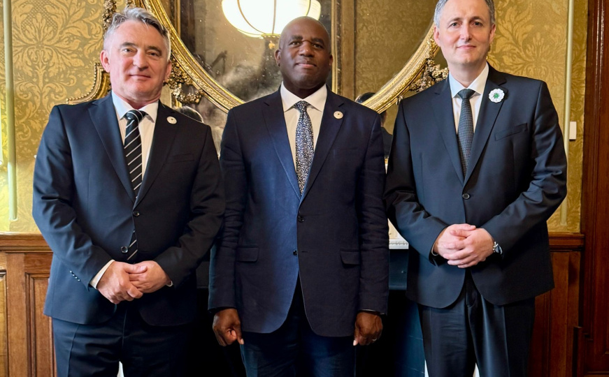 Komšić i Bećirović sa Davidom Lammyjem: "UK stoji čvrsto uz institucije države"