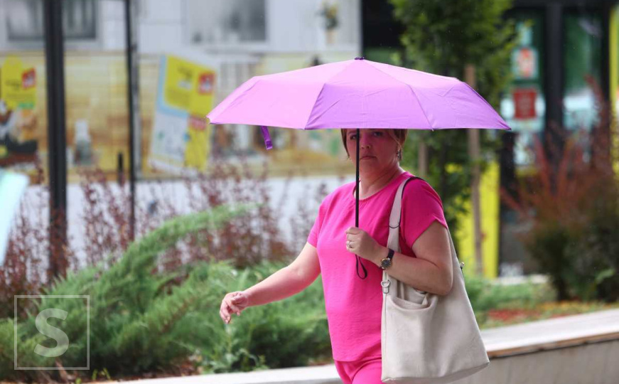 Bježi kišo s' prozora: Nakon ljetnih vrućina, stiglo osvježenje za građane Sarajeva