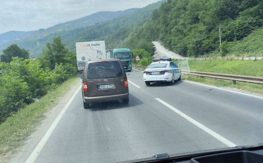 Saobraćajna nesreća na magistrali M17: Dvije osobe povrijeđene