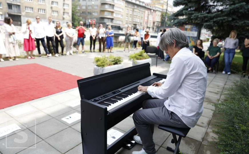 Muzika na otvorenom u srcu Sarajeva: Održana manifestacija “Šetnica kulture”