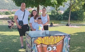 Dvanaest godina i ogromno srce: Jovana iz Hercegovine svoj odmor koristi da pomogne bolesnom ocu