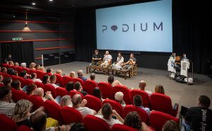Satirični spektakl u Sarajevu: "Njuz Net" oduševio publiku live podcastom