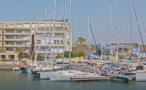 Ko je mogao priuštiti, otišao je: Ekonomska situacija u Iranu i Izraelu pod pritiskom rata